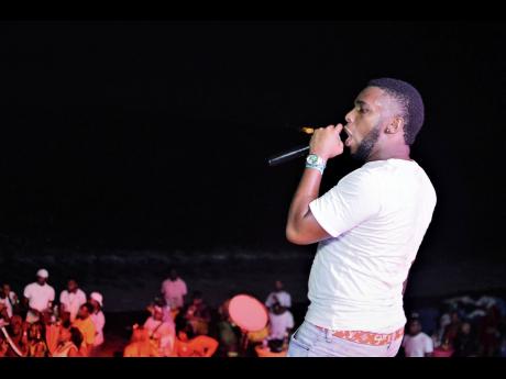 Disc jock Javvy Supreme entertained the audience with a slew of hits. 