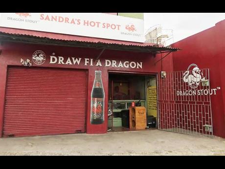 Austin’s bar, Draw Fi A Dragon.