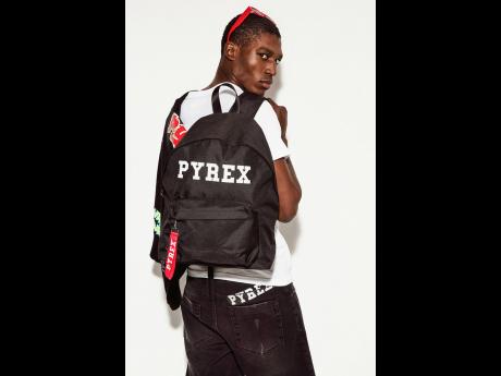 Jahavane O’Connor was once a bag packer in a supermarket. He is currently starring in the new global advertising Summer 2020 campaign for Italian brand Pyrex. Jahavane O’Connor made his international modelling debut in Paris last February.