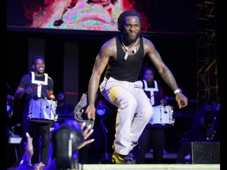 The star of the show Burna Boy shows off his dance moves.