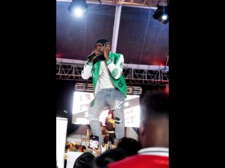 Recording artiste Jafrass put the crowd in a big mood. 