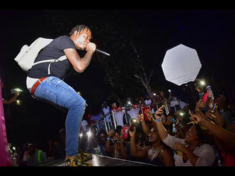 Valiant engages the audience during his performance at INSTAHYPE.