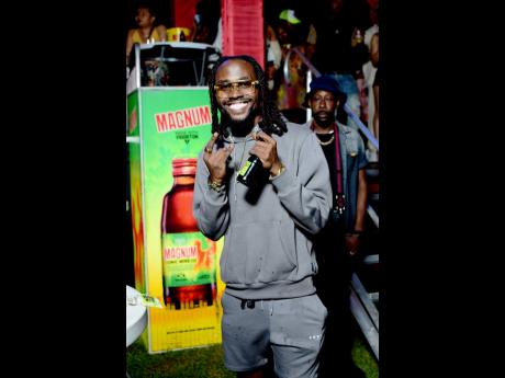 Entertainer Laa Lee shows his support.