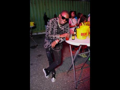 Dansa Bling was all blinged out.