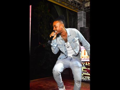 Nadg, the grung specialist, in performance.