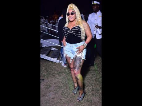 Kimmy has got all eyes on her.