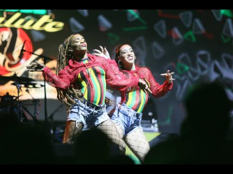 Sean Paul's dancers show off their moves.