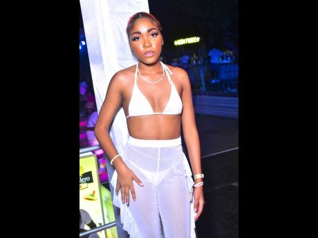 Athalia is smoking hot.