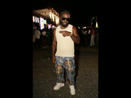 Guest lecturer, Stephen ‘Di Genius’ McGregor gave the students in attendance lessons on beats and classic 2K dancehall tunes.