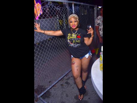 Anthony Minott/Photographr
Sharlene Allen makes it clear she’s a June queen. Sharlene was spotted at the recent staging of Mello Vibes, held at Mas Camp, St Andrew. 