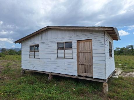Credit: Rochelle Clayton Move-in ready and waiting for their next stop. This house is ready for the road.