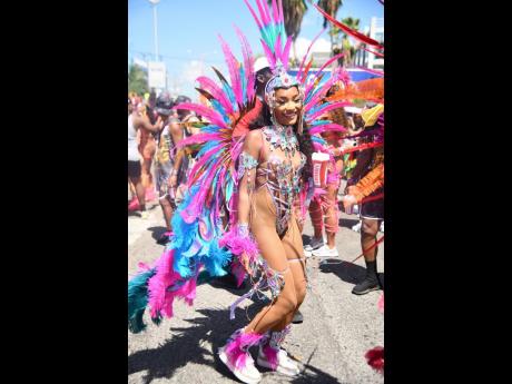 Influencer Shameka Gordon happily chips in Mezara.