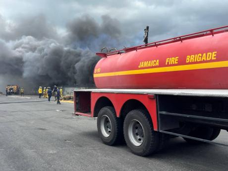 Credit: Photo by André Williams One fireman was injured during the blaze.